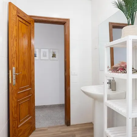 Eden B01 Surfy Stylish Bed&coffee Guest house