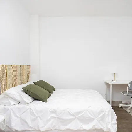 Eden B01 Surfy Stylish Bed&coffee Guest house